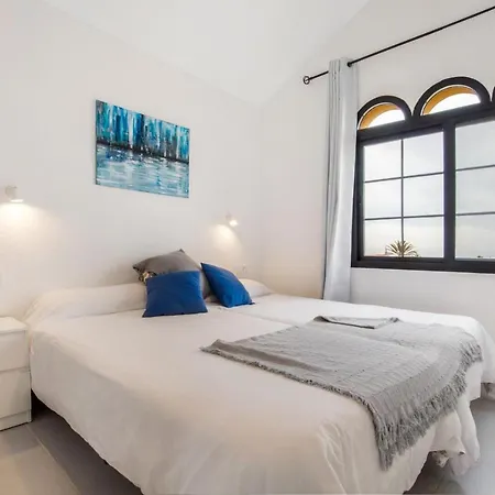 Apartmán Vista Piscina O Terraza, Wifi Gratis