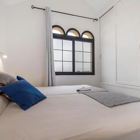 Apartmán Vista Piscina O Terraza, Wifi Gratis