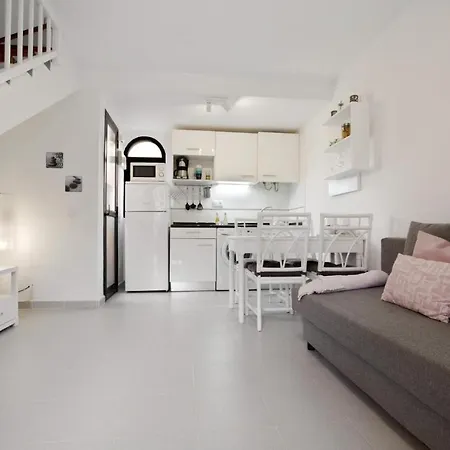Apartmán Vista Piscina O Terraza, Wifi Gratis